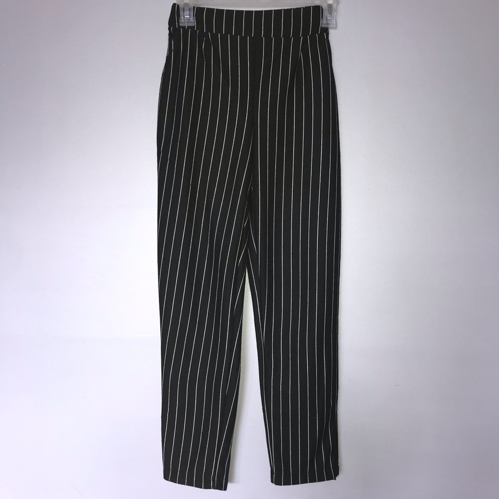 🔲 Striped Pants
